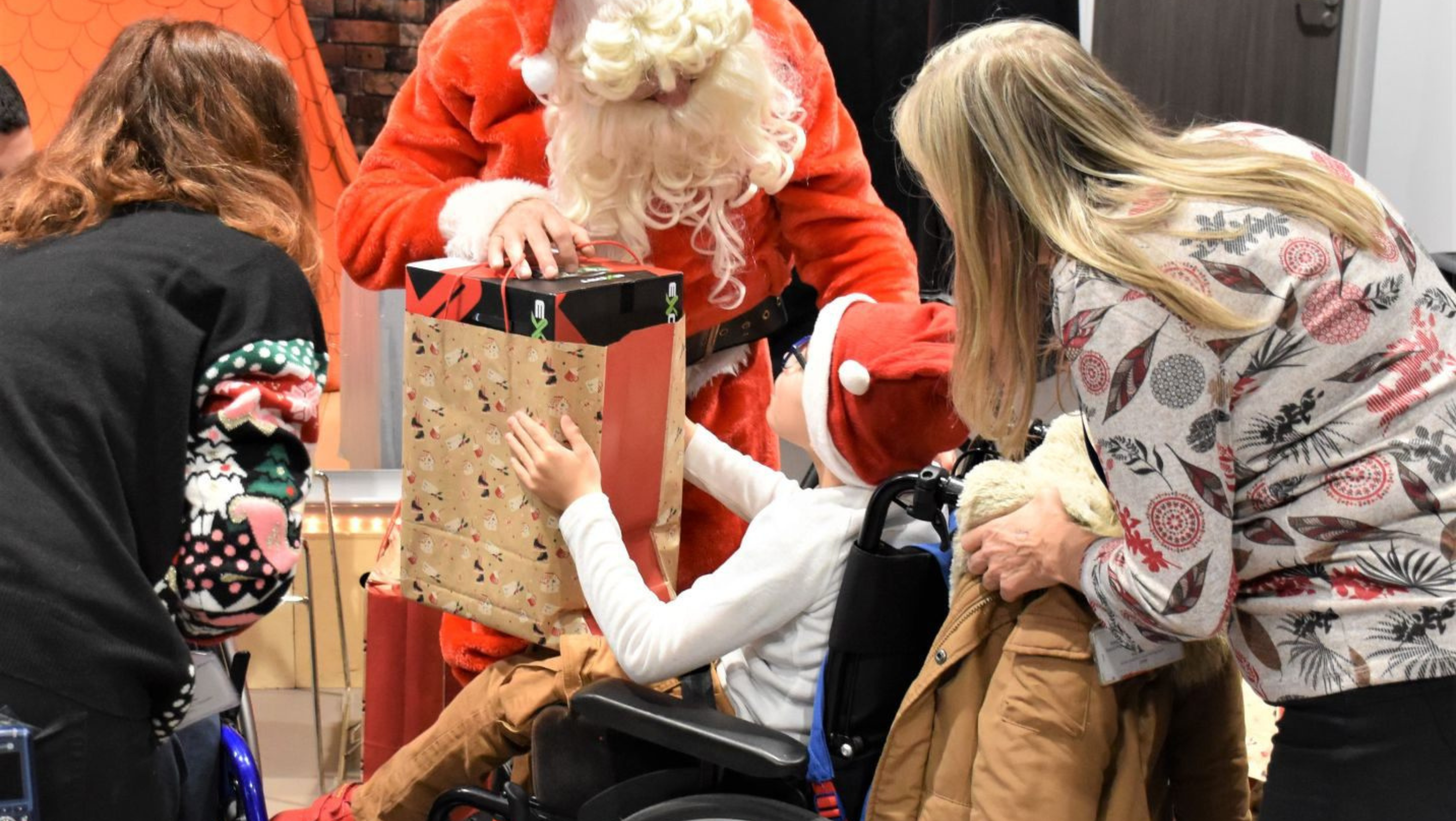 GIVING TUESDAY : OFFREZ DE LA MAGIE AUX ENFANTS ! 🎄