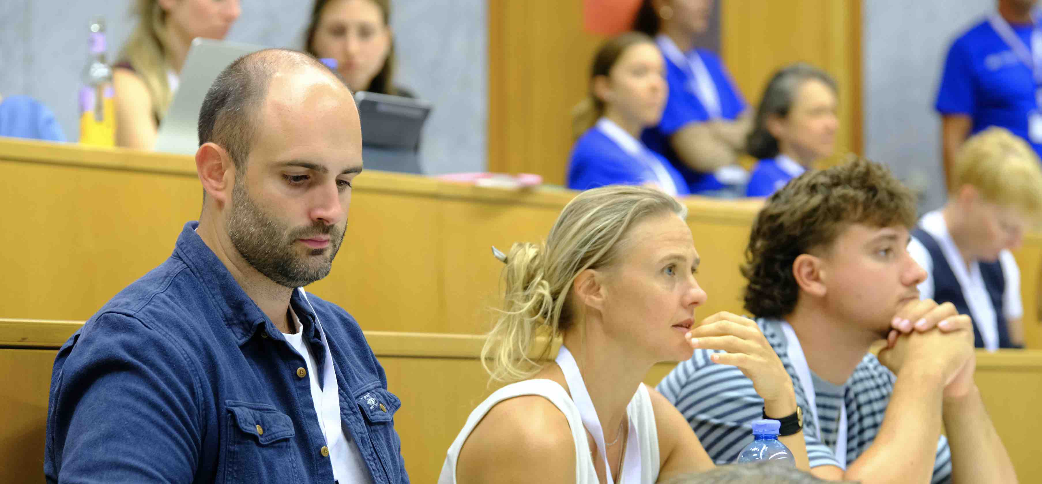 LA RECHERCHE AU-DELÀ DES FRONTIÈRES